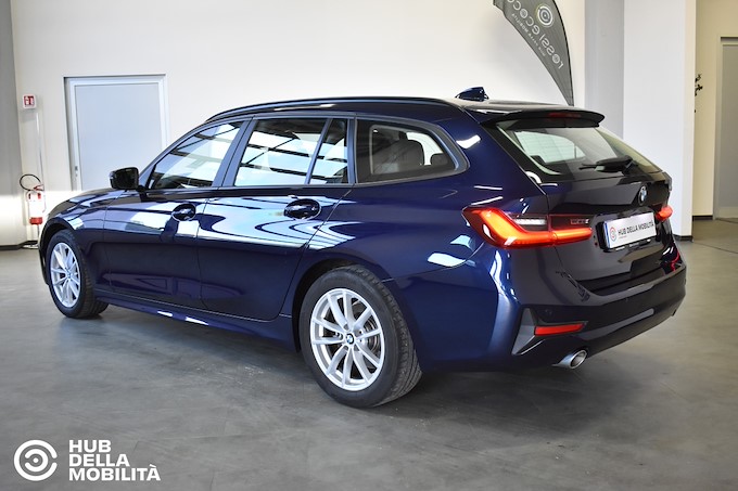 BMW 318d 48V Touring Business Advantage